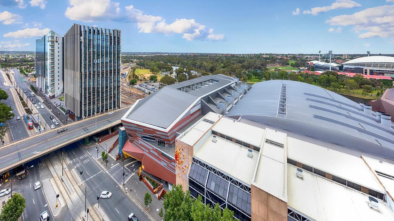 Oaks Adelaide Embassy Suites المظهر الخارجي الصورة