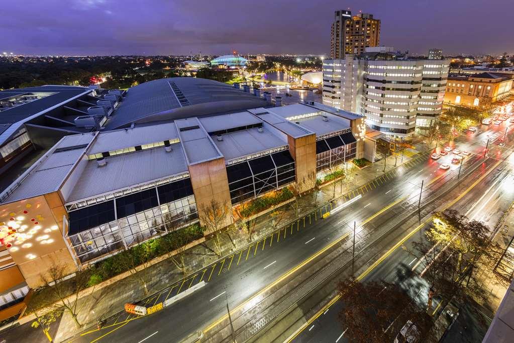 Oaks Adelaide Embassy Suites المظهر الخارجي الصورة
