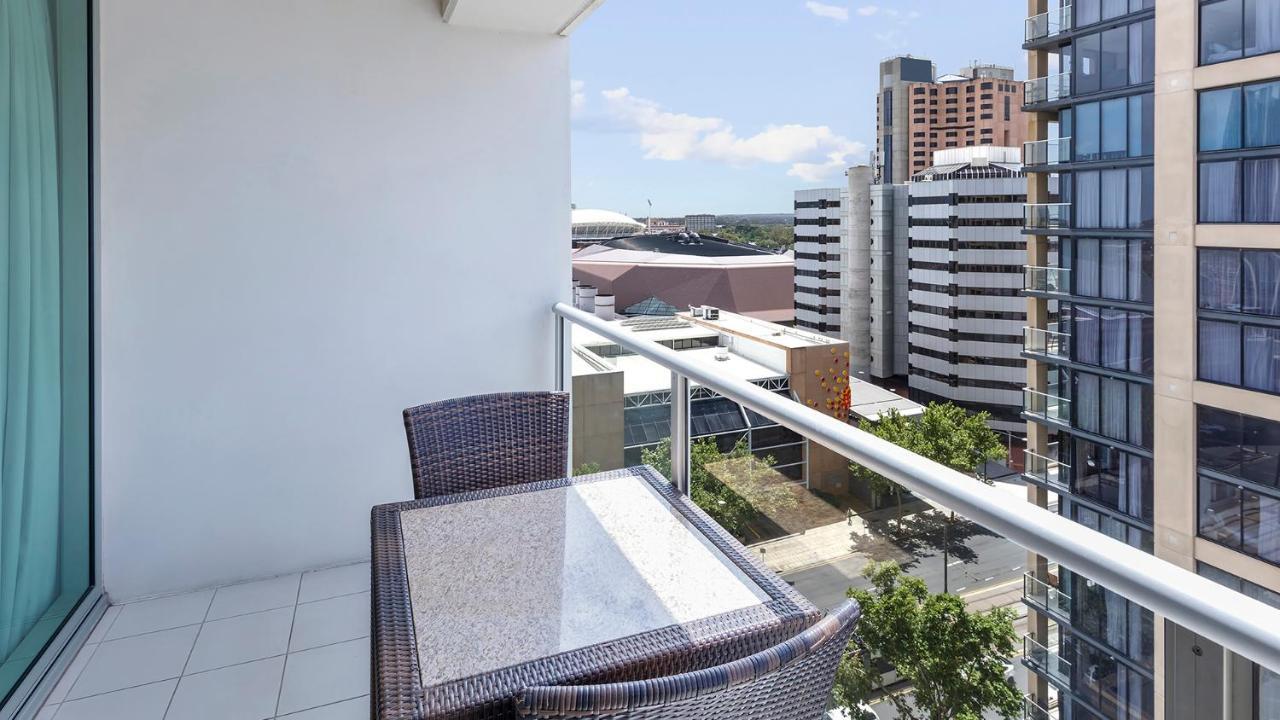 Oaks Adelaide Embassy Suites المظهر الخارجي الصورة