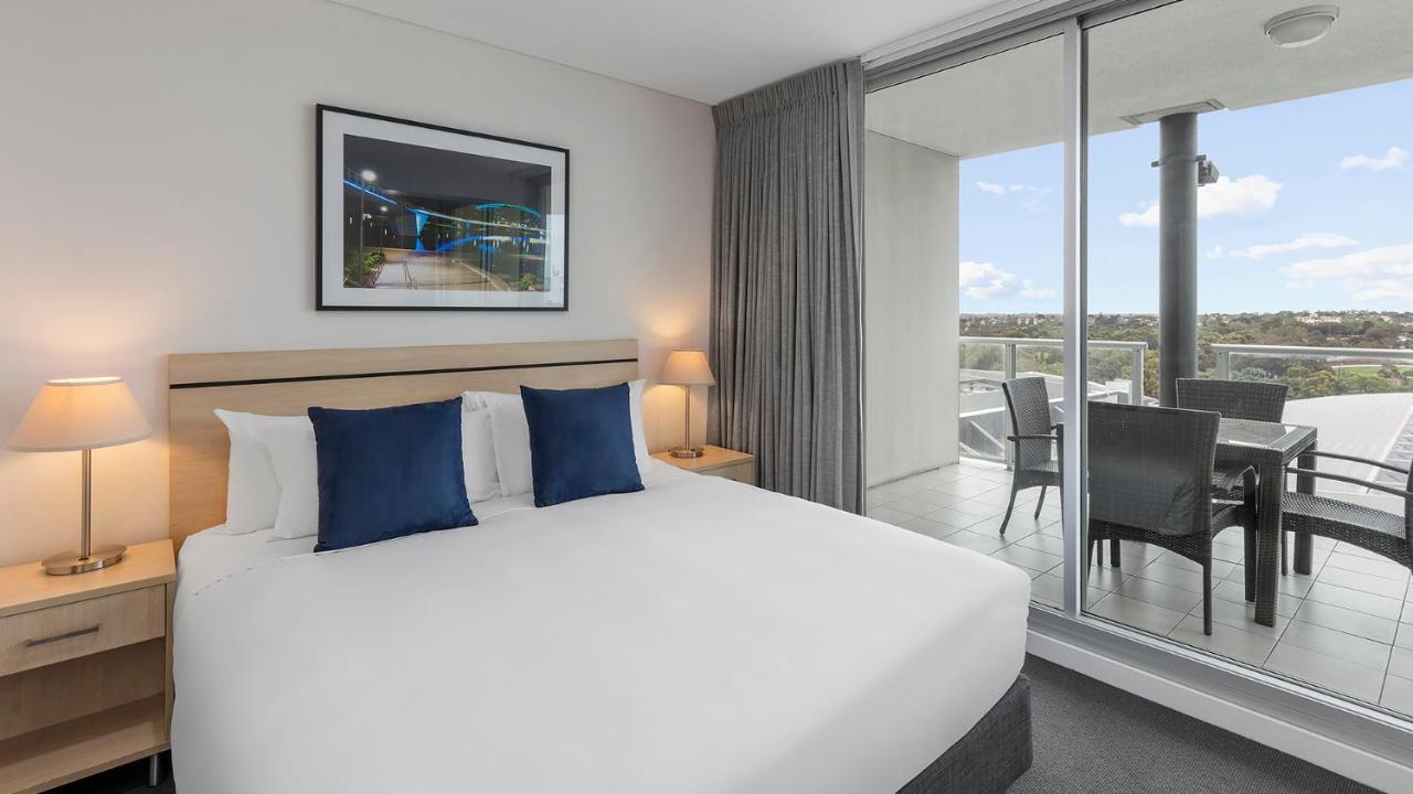 Oaks Adelaide Embassy Suites المظهر الخارجي الصورة