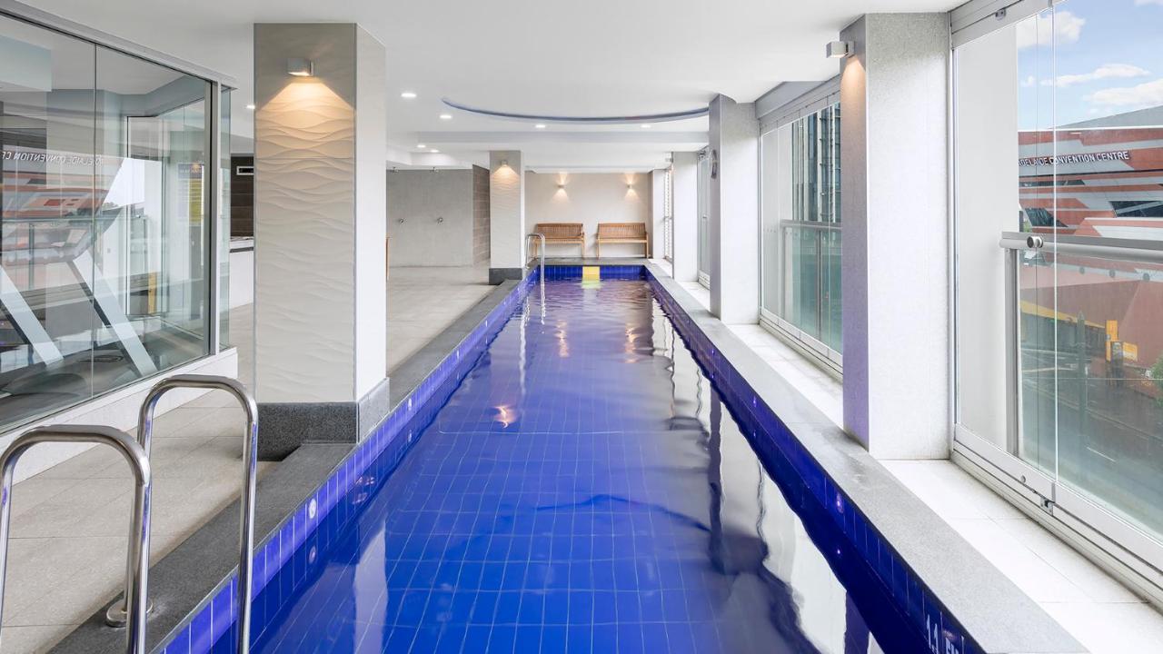 Oaks Adelaide Embassy Suites المظهر الخارجي الصورة